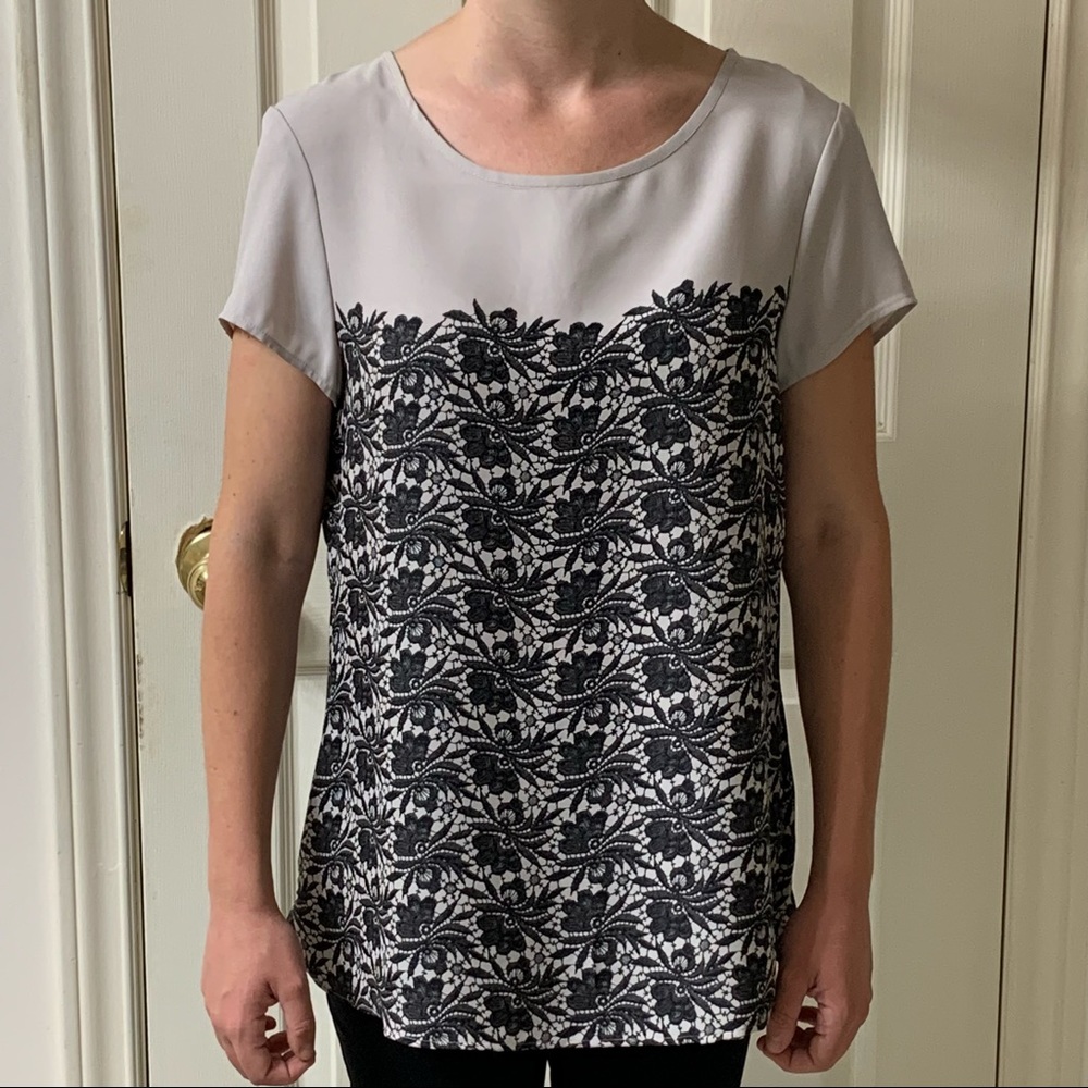 🌷3 for $25🌷LOFT Ann Taylor, US S, Beige & Black Floral Keyhole Back Top